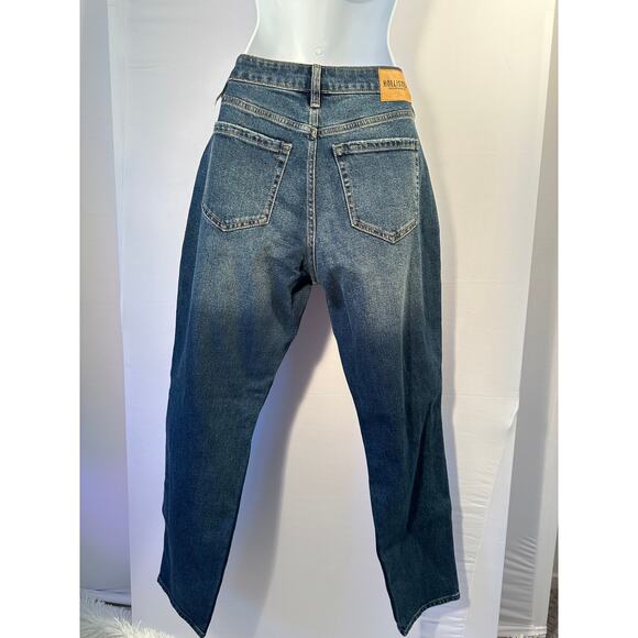 Hollister Curvy High-rise Mom Jeans - Picture 4 of 4